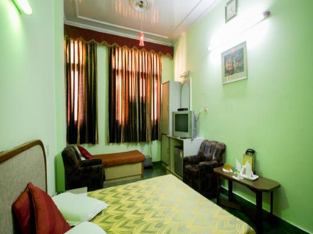 Hotel Woodland Deluxe Nowe Delhi Zewnętrze zdjęcie