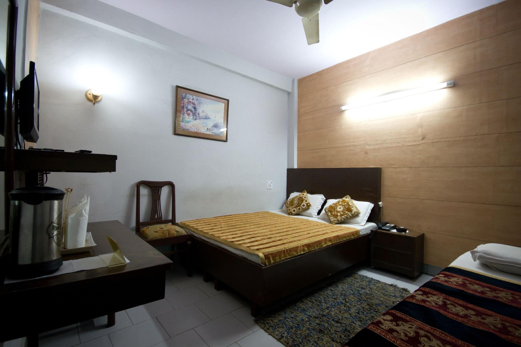 Hotel Woodland Deluxe Nowe Delhi Zewnętrze zdjęcie