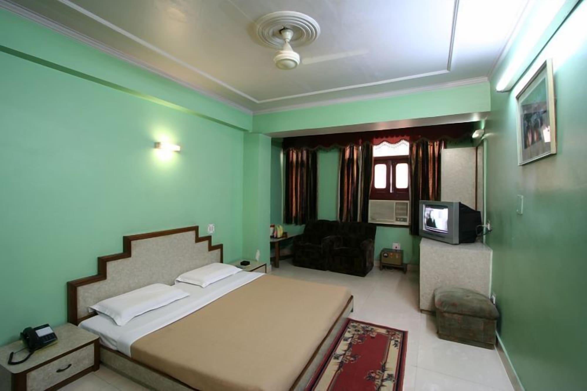 Hotel Woodland Deluxe Nowe Delhi Zewnętrze zdjęcie