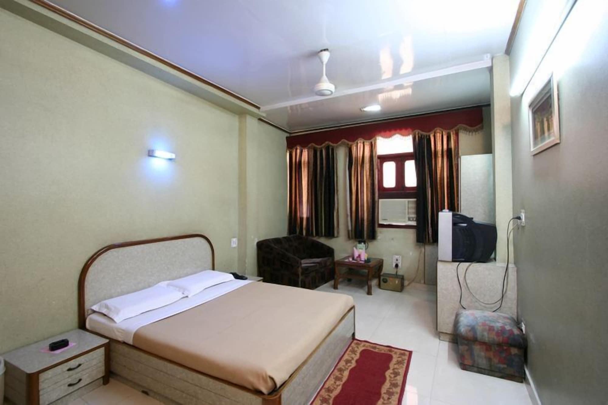 Hotel Woodland Deluxe Nowe Delhi Zewnętrze zdjęcie