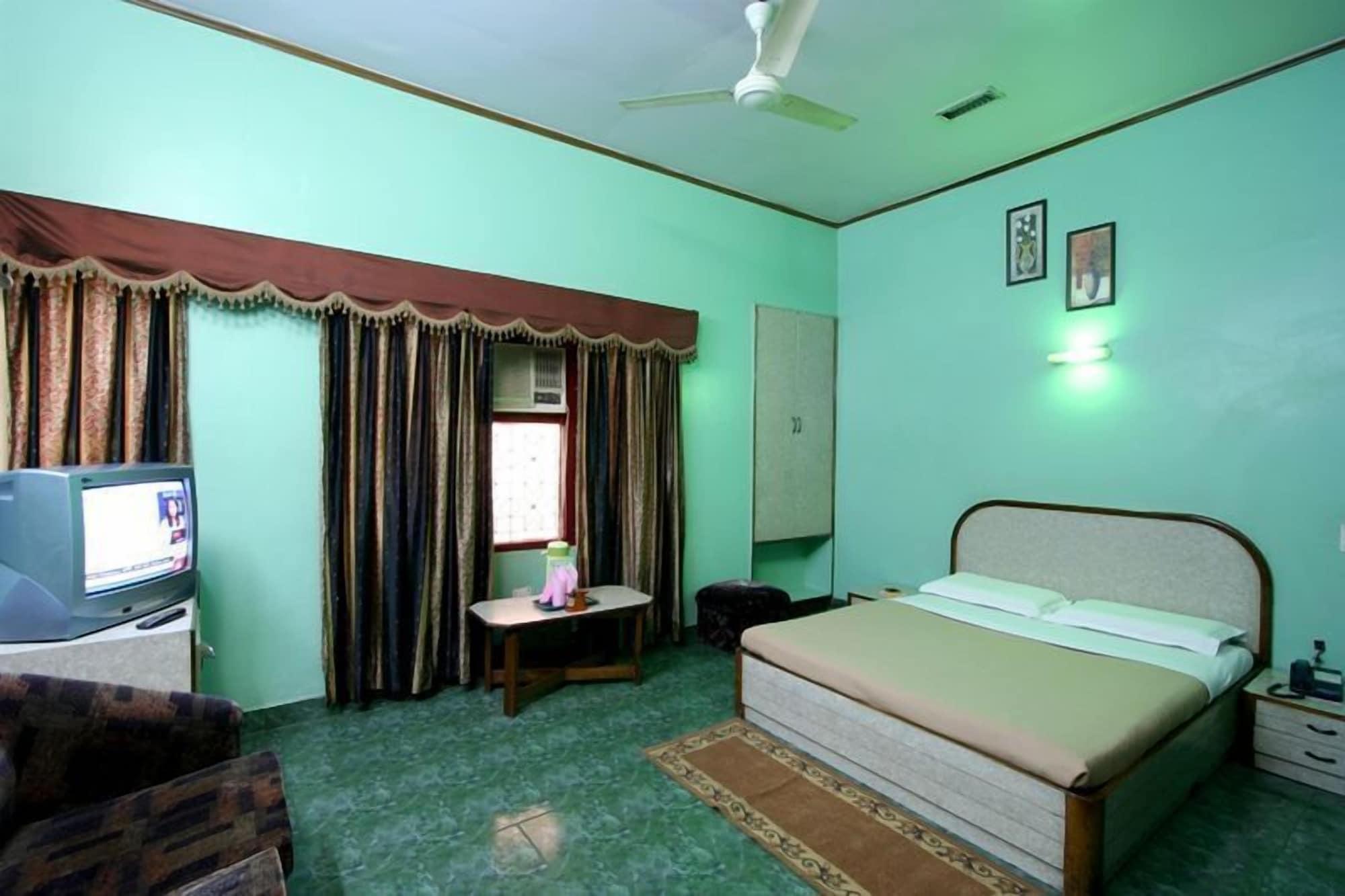 Hotel Woodland Deluxe Nowe Delhi Zewnętrze zdjęcie